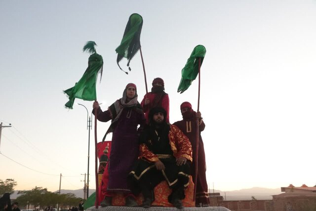 آیین سنتی ورود اسرای کربلا به شام در روستای دهزیار بازسازی شد