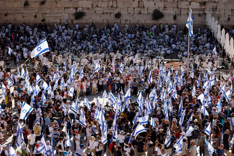 مخالفان نتانیاهو از پا نمینشینند