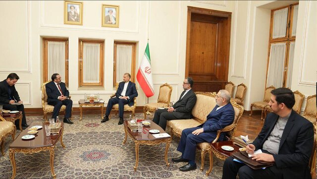 دیدار سفیر جدید آکردیته پرو با حسین امیر عبداللهیان دیدار سفیران آکردیته کلمبیا، پرو و کامبوج با امیرعبداللهیان