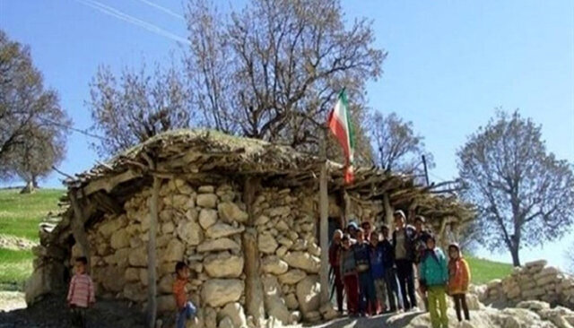 عکس خبرآرشیوی است ۳۰ مدرسه سنگی در خوزستان جمعآوری میشوند