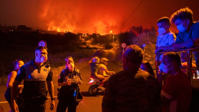 عکس: آسوشیتدپرس آتشسوزی در جزایر قناریِ اسپانیا عمدی بوده است