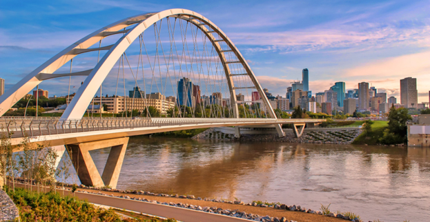 ۱۸ کاری که هرگز نباید در کانادا انجام دهید