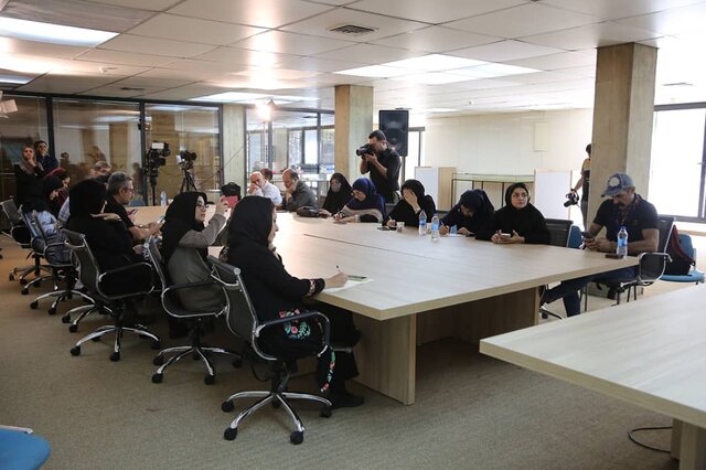 این جامعه نجیب هنری سلبریتی ندارد اما پرمخاطب است