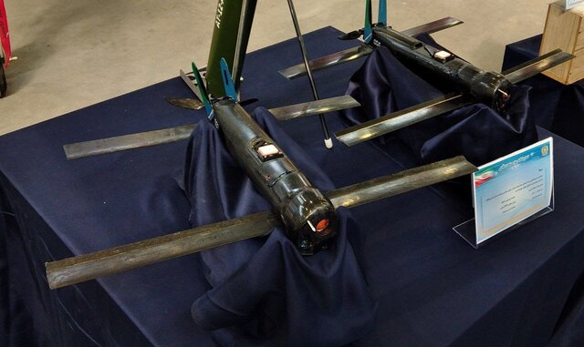 موشک پرسهزن «سینا» رونمایی شد موشک پرسهزن «سینا» رونمایی شد