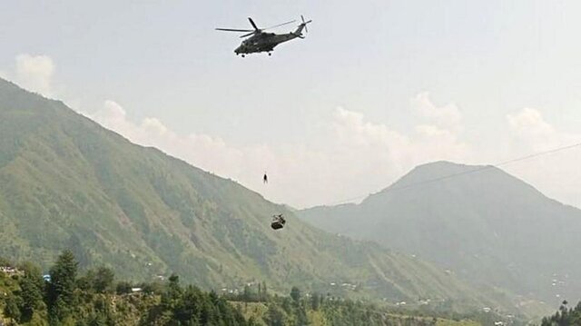 عکس: گتی ایمجز هر ۸ نفر گرفتار در تلهکابینی در پاکستان نجات یافتند