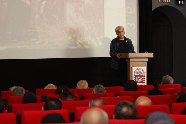 امثال «خسرو سینایی»ها  نباید رها شوند