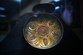 نمایش ۱۱ اثر طلایی و نقرهای هخامنشی و ساسانی - همدان