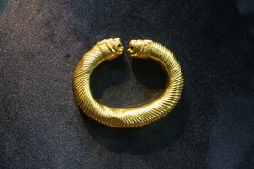 نمایش ۱۱ اثر طلایی و نقرهای هخامنشی و ساسانی - همدان