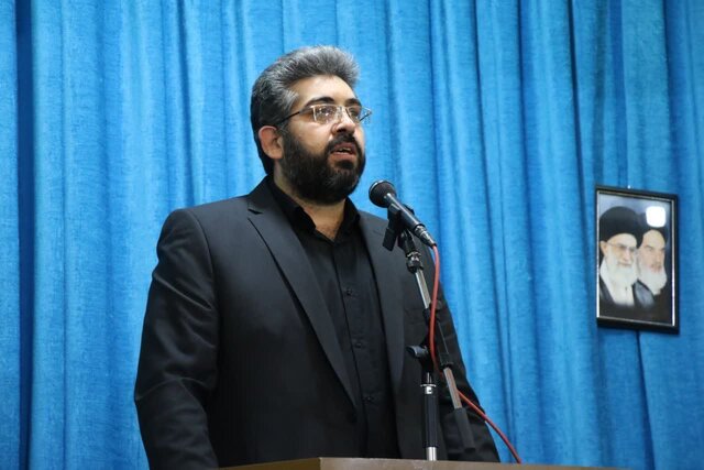 علیرضا فاتحی نژاد _ فرماندار ویژه شهریار تعلیق مسئول امور مشترکین اداره آب و فاضلاب شهریار در پی گزارش رفتار نامناسب با ارباب رجوع