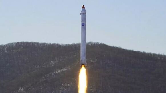 دفاع کره‌شمالی از پرتاب موشک‌ ماهواره‌بر