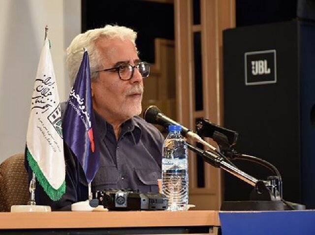 کار فیلمساز تجربی توجه به قضاوتهای دیگران نیست کار فیلمساز تجربی توجه به قضاوتهای دیگران نیست