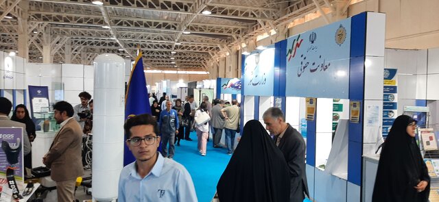 نمایشگاه روایت خدمت 1402 /عکس: هادی فرهنگزاد استقبال مردم و مسوولان از نمایشگاه روایت خدمت