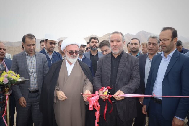 مجتمع ۱۴ هکتاری کشت و صنعت سیمان شاهرود به بهرهبرداری رسید مجتمع ۱۴ هکتاری کشت و صنعت سیمان شاهرود به بهرهبرداری رسید