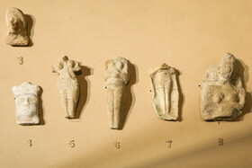 پیکرک های گلی انسانی،احتمالا شوش در استان خوزستان با قدمت دوره عیلام میانه حدود ۱۸۰۰ پیش از میلاد.