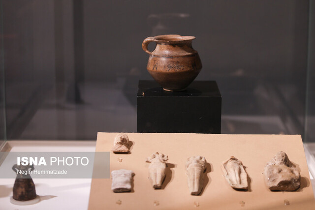 آثار پسگرفتهشدۀ ایران از فرانسه و انگلیس را ببینید