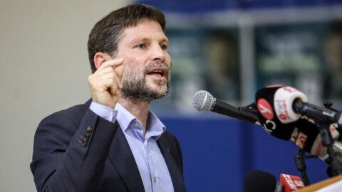 وزیر دارایی رژیم صهیونیستی: اسرائیل باید «سیدحسن نصرالله» را ترور کند وزیر دارایی رژیم صهیونیستی: اسرائیل باید «سیدحسن نصرالله» را ترور کند
