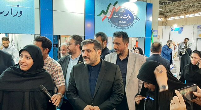 بازدید وزیر فرهنگ و ارشاد اسلامی از نمایشگاه روایت خدمت بازدید وزیر فرهنگ و ارشاد اسلامی از نمایشگاه روایت خدمت