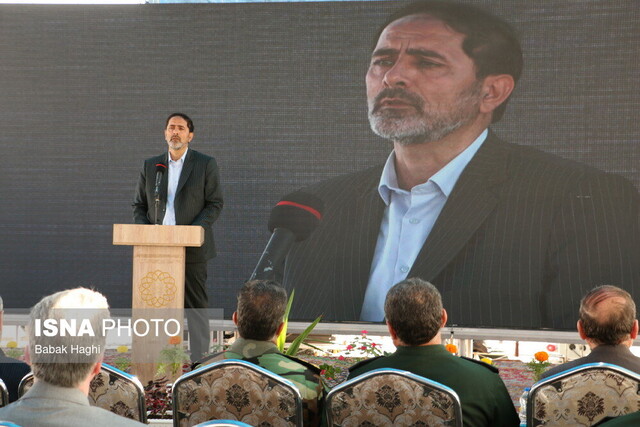 آیین کلنگزنی برج دو قلوی دکوسنتر اردبیل