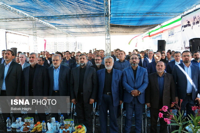 آیین کلنگزنی برج دو قلوی دکوسنتر اردبیل