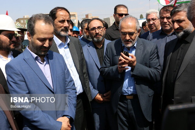 آیین کلنگزنی برج دو قلوی دکوسنتر اردبیل