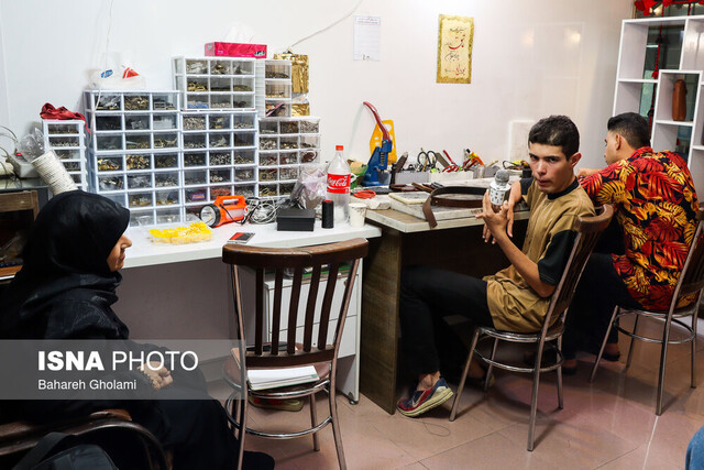 عکس آرشیوی است. ارائه خدمات اشتغال به ۱۸ تا ۶۵ سالهها/ پرداخت سرمایه اشتغال بلاعوض به زنان سرپرست خانوار