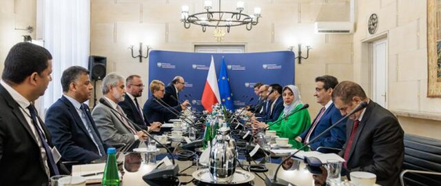 دیدار معاون وزیر خارجه لهستان با نمایندگان کشورهای غرب آسیا درباره بحران مهاجرت دیدار معاون وزیر خارجه لهستان با نمایندگان کشورهای غرب آسیا درباره بحران مهاجرت