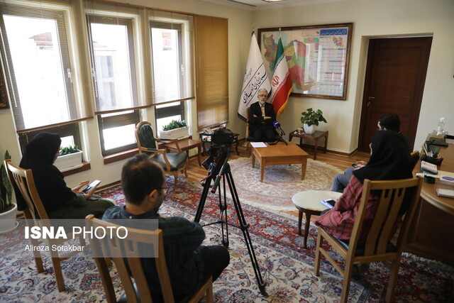 حضورم عین سیاست است اما کار سیاسی نمیکنم