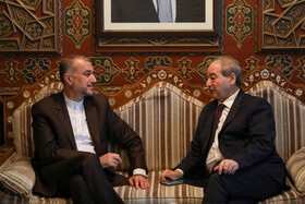 دیدار حسین امیرعبداللهیان، وزیر امور خارجه ایران با فیصل مقداد، وزیر امور خارجه سوریه در فرودگاه دمشق