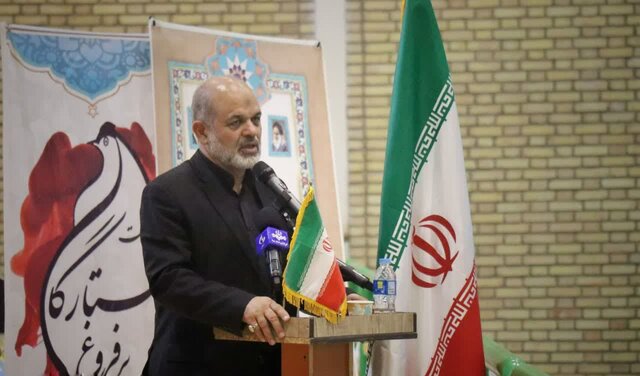 دولت حل مسائل و مشکلات داخل را به سیاستهای خارجی گره نزد دولت حل مسائل و مشکلات داخل را به سیاستهای خارجی گره نزد