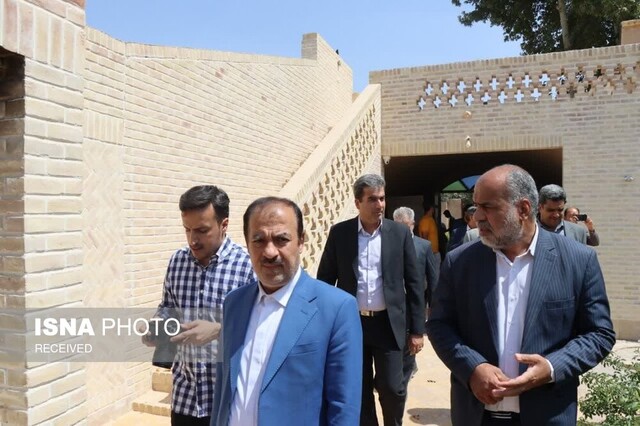 افتتاح طرحهای صنعتی، گردشگری و ورزشی در مهریز