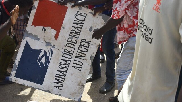 سفیر فرانسه در نیجر مصونیت دیپلماتیک خود را از دست داد