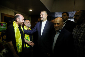 ادای احترام امیرعبداللهیان به شهدای مقاومت