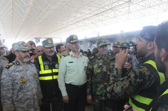 بازدید جانشین رئیس ستاد کل نیروهای مسلح از قرارگاه‌های اربعین حسینی و مرزهای مهران و خسروی