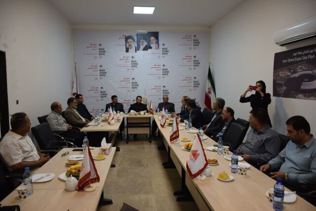 برگزاری میز ملی سنگ در ماه آینده/باید از خامفروشی فاصله بگیریم