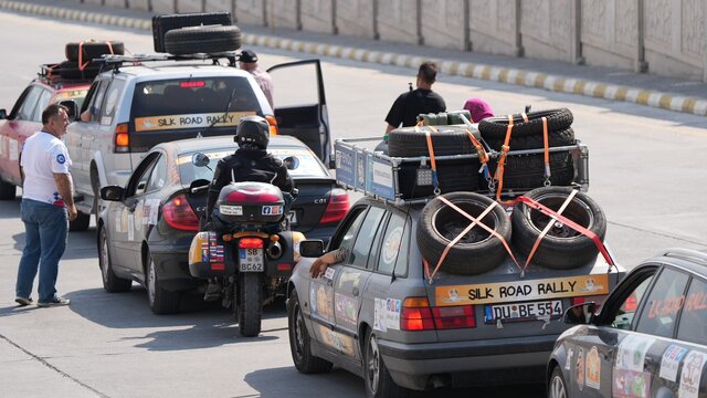 رالی جاده ابریشم شگفتزده از ایران خارج شد