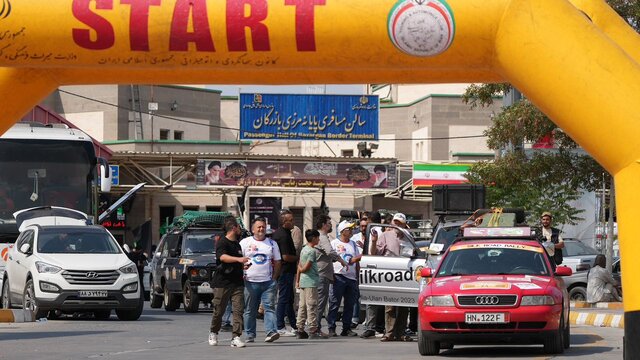 رالی جاده ابریشم شگفت‌زده از ایران خارج شد