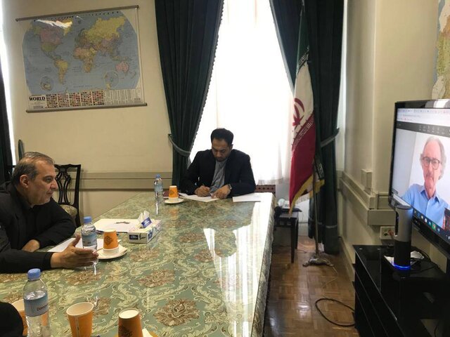 رایزنی وبیناری مشاور ارشد وزیر امور خارجه با فرستاده ویژه دبیر کل سازمان ملل در امور سوریه تاکید ایران بر مساعدت سازمان ملل بر بازگشت آوارگان سوری به کشورشان