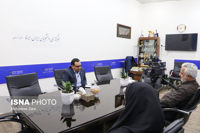 پژوهش صرفا انتشار مقاله نیست/ مراکز نوآوری در دانشجویان اعتماد به نفس ایجاد میکند