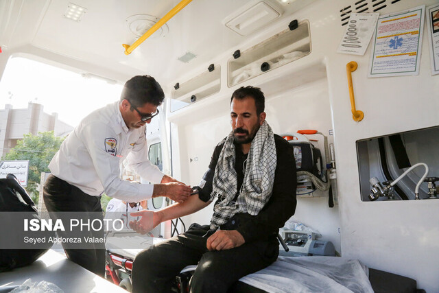 خدمترسانی عاشقانه امدادگران اربعین در این سو و آن سوی مرزها