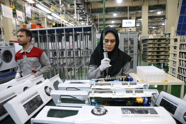 جلوگیری از واگذاری کارخانهها به افراد فاقد اهلیت و صلاحیت جلوگیری از واگذاری کارخانهها به افراد فاقد اهلیت و صلاحیت