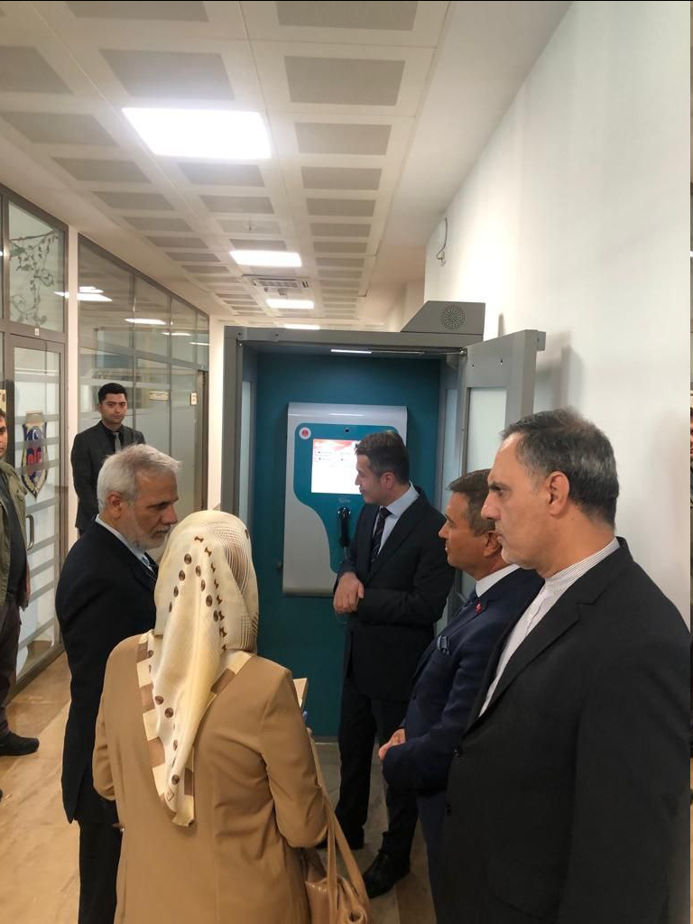 دیدار هیات ایران با تعدادی از زندانیان ایرانی در زندان سینجان ترکیه