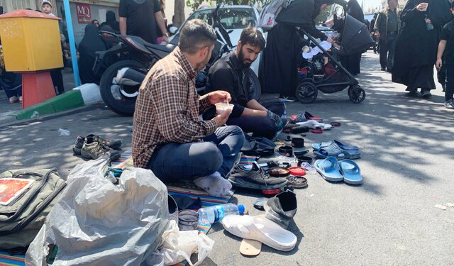 موکب خارجیها وسط تهران! + عکس