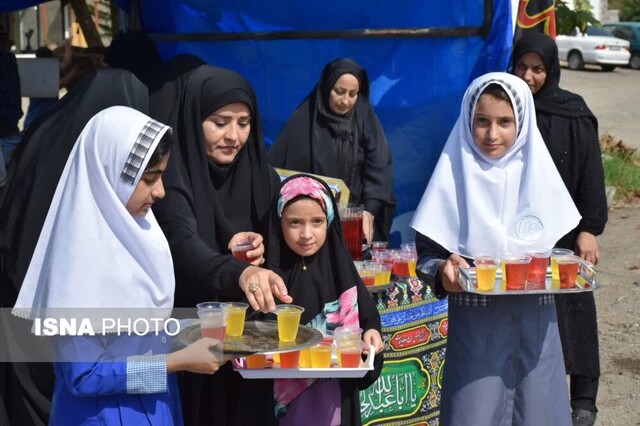 تصاویری از راهپیمایی ۱۲ کیلومتری اربعین حسینی در شهر مرزی آستارا