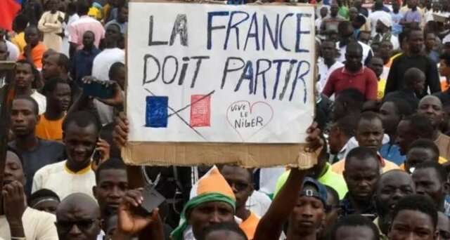 نیجر، فرانسه را به استقرار نیرو برای «مداخله نظامی» متهم کرد