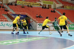 شکست هندبالیست‌های آلومینیوم مقابل قهرمان لیگ برتر