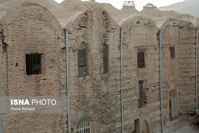 چسبهای کوچک برای زخمهای بزرگ/ بازار اراک همچنان بی نصیب از مرمت اساسی