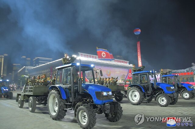 حضور «اون» در رژه بزرگ سالگرد تاسیس کشور کره 