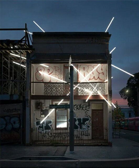 خانهای که از آسمان سقوط کرد + تصاویر