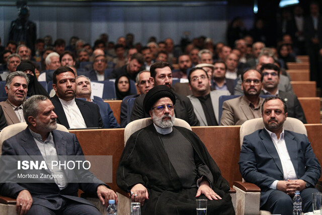 رئیسی: تعاونیها باید میداندار اقتصاد ایران باشند/ با تصدیگری دولت بر اقتصاد مخالفیم رئیسی: تعاونیها باید میداندار اقتصاد ایران باشند/ با تصدیگری دولت بر اقتصاد مخالفیم