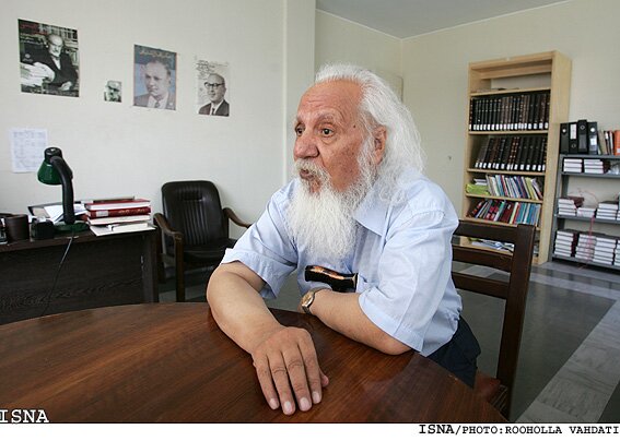 از ترجمه قرآن تا شعرهای نیما در کارنامه یک چهره از ترجمه قرآن تا شعرهای نیما در کارنامه یک چهره